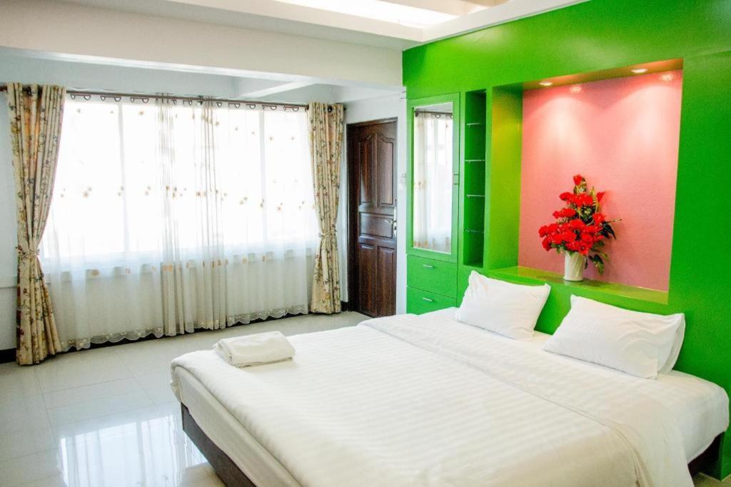 Huay Kaew Palace 1 Hotel Chiang Mai Buitenkant foto